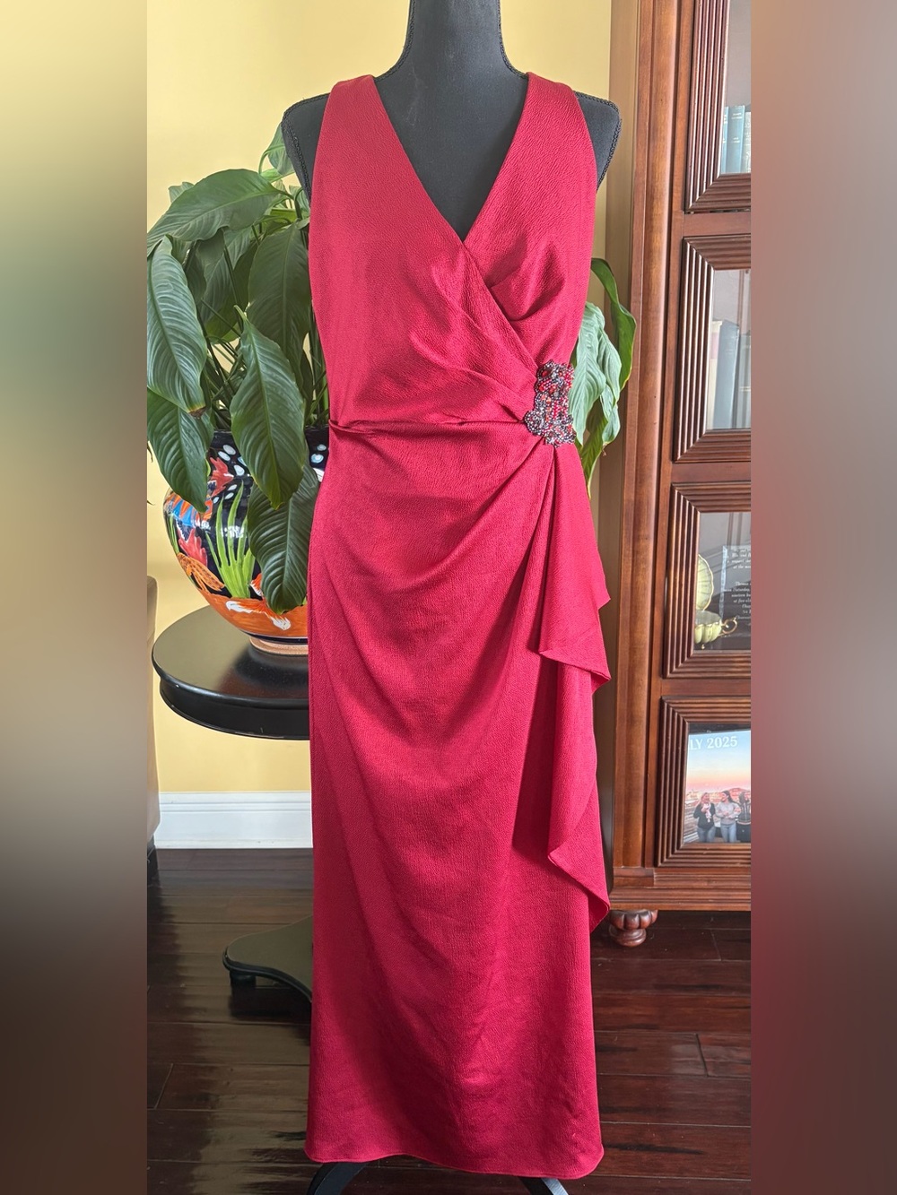 David Meister Red/Burgundy Ruched Evening dress w/bead embellishment -Size 8
